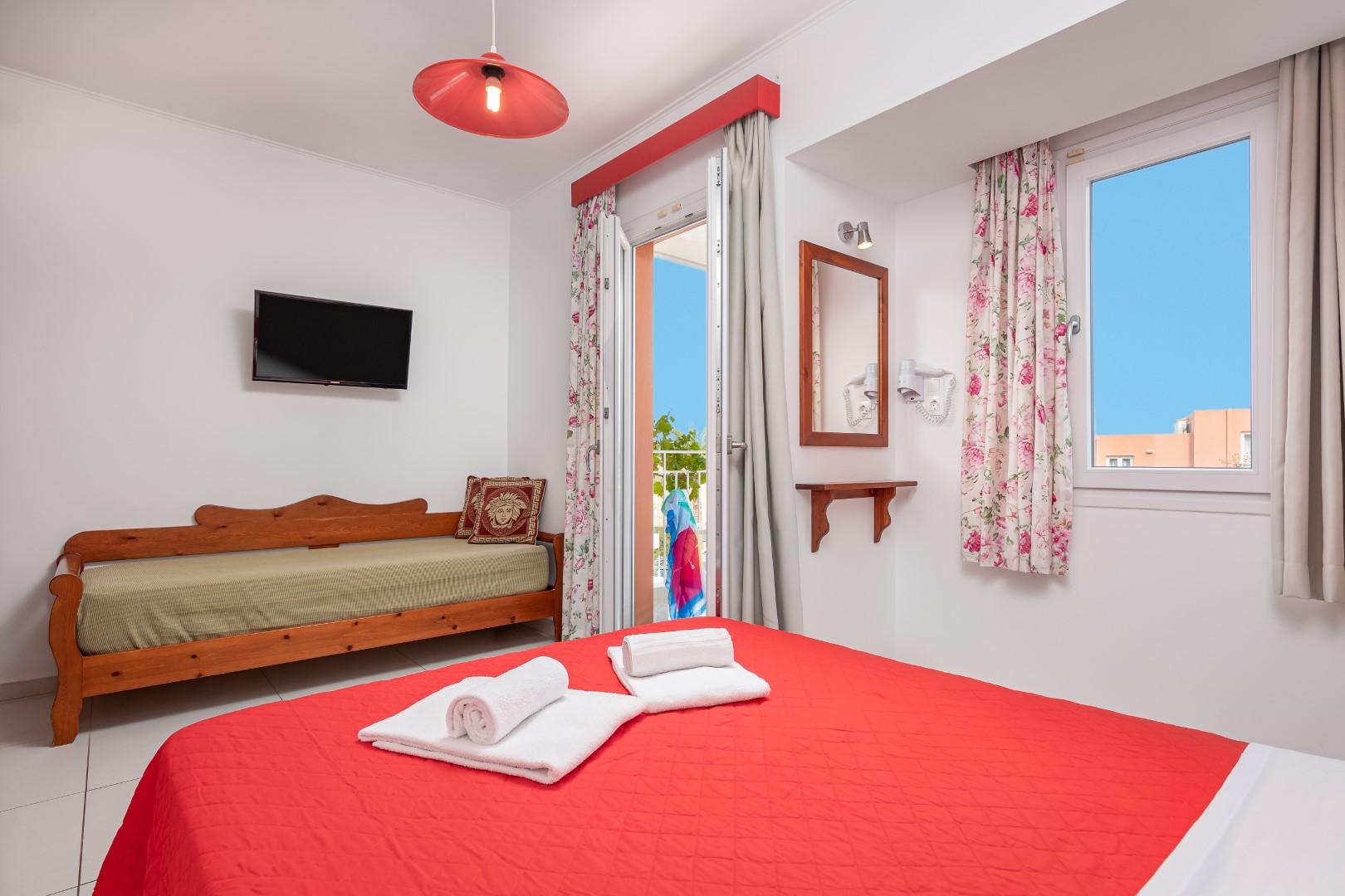 הרסוניסוס Bellos Hotel Apartments מראה חיצוני תמונה