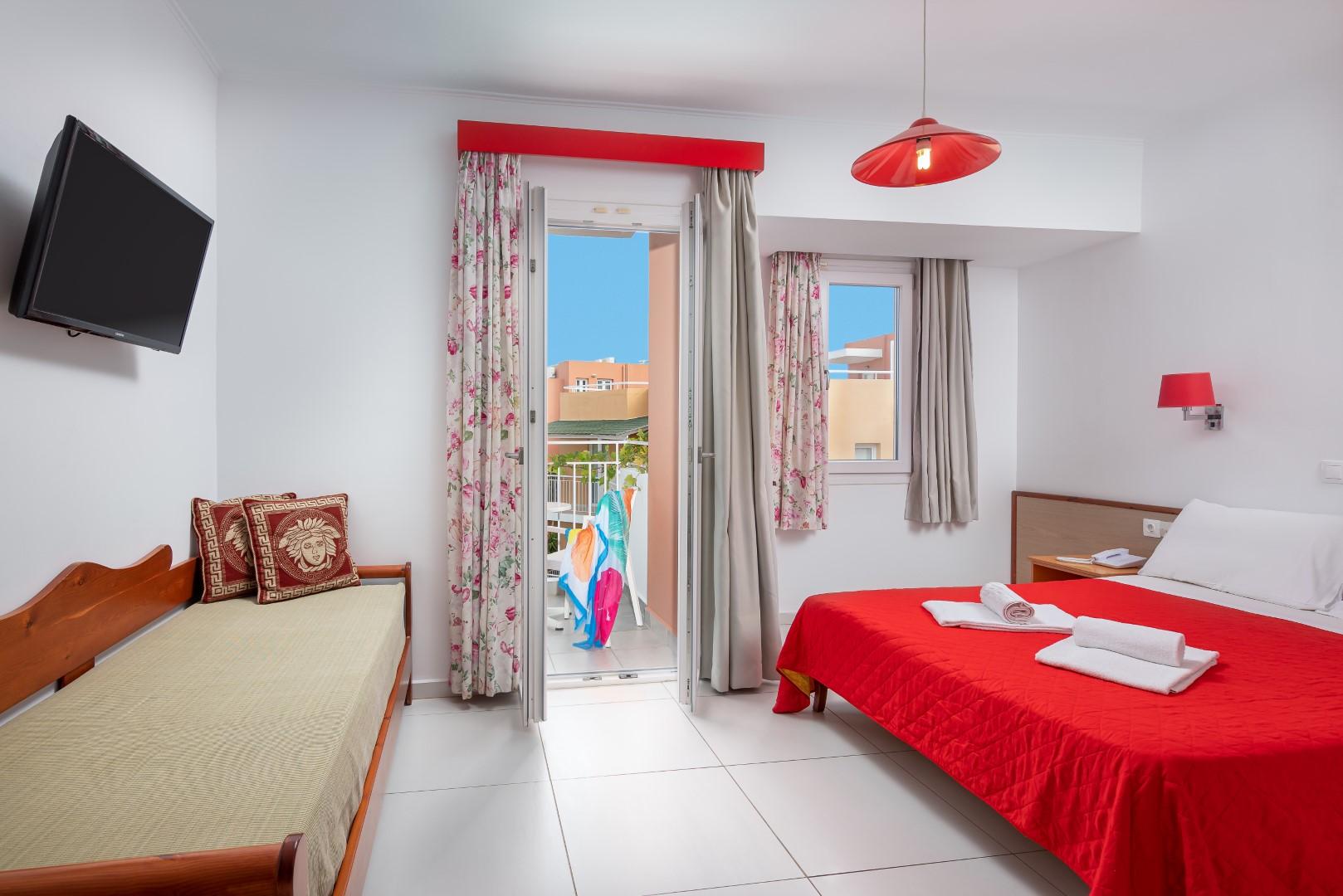 הרסוניסוס Bellos Hotel Apartments מראה חיצוני תמונה