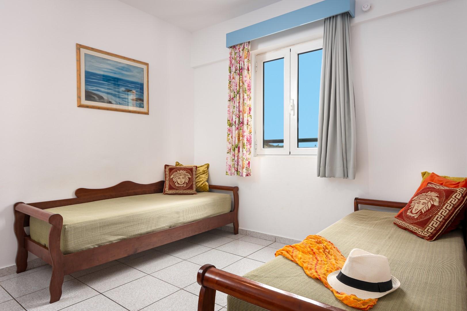 הרסוניסוס Bellos Hotel Apartments מראה חיצוני תמונה