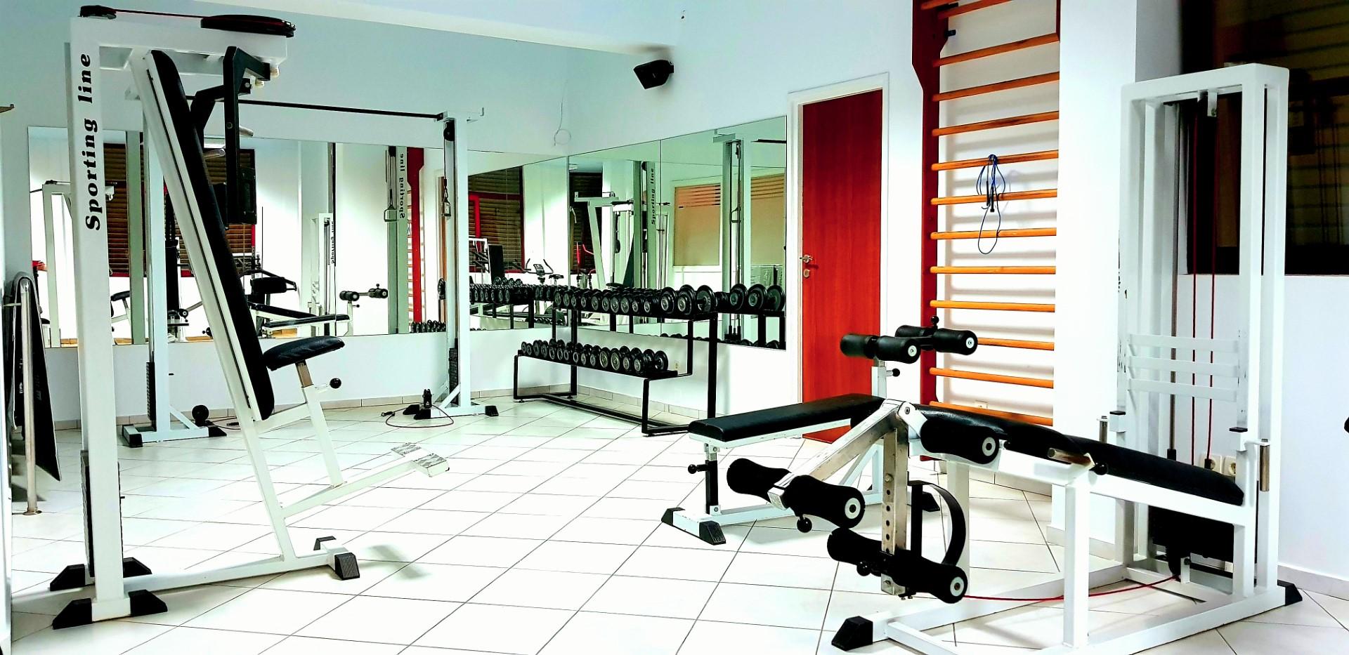 הרסוניסוס Bellos Hotel Apartments מראה חיצוני תמונה