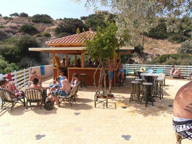 הרסוניסוס Bellos Hotel Apartments מראה חיצוני תמונה