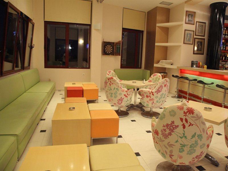 הרסוניסוס Bellos Hotel Apartments מראה חיצוני תמונה