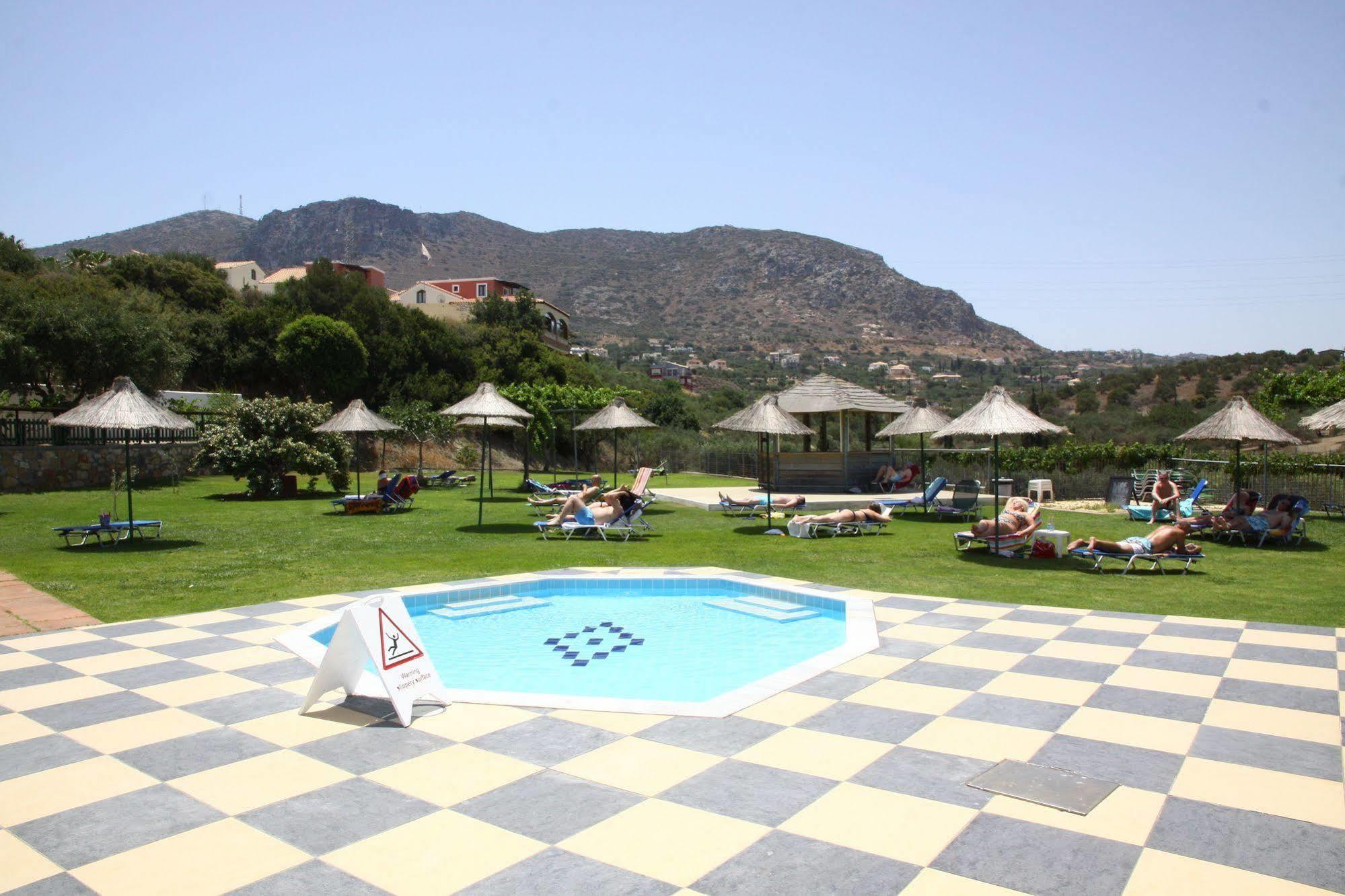 הרסוניסוס Bellos Hotel Apartments מראה חיצוני תמונה