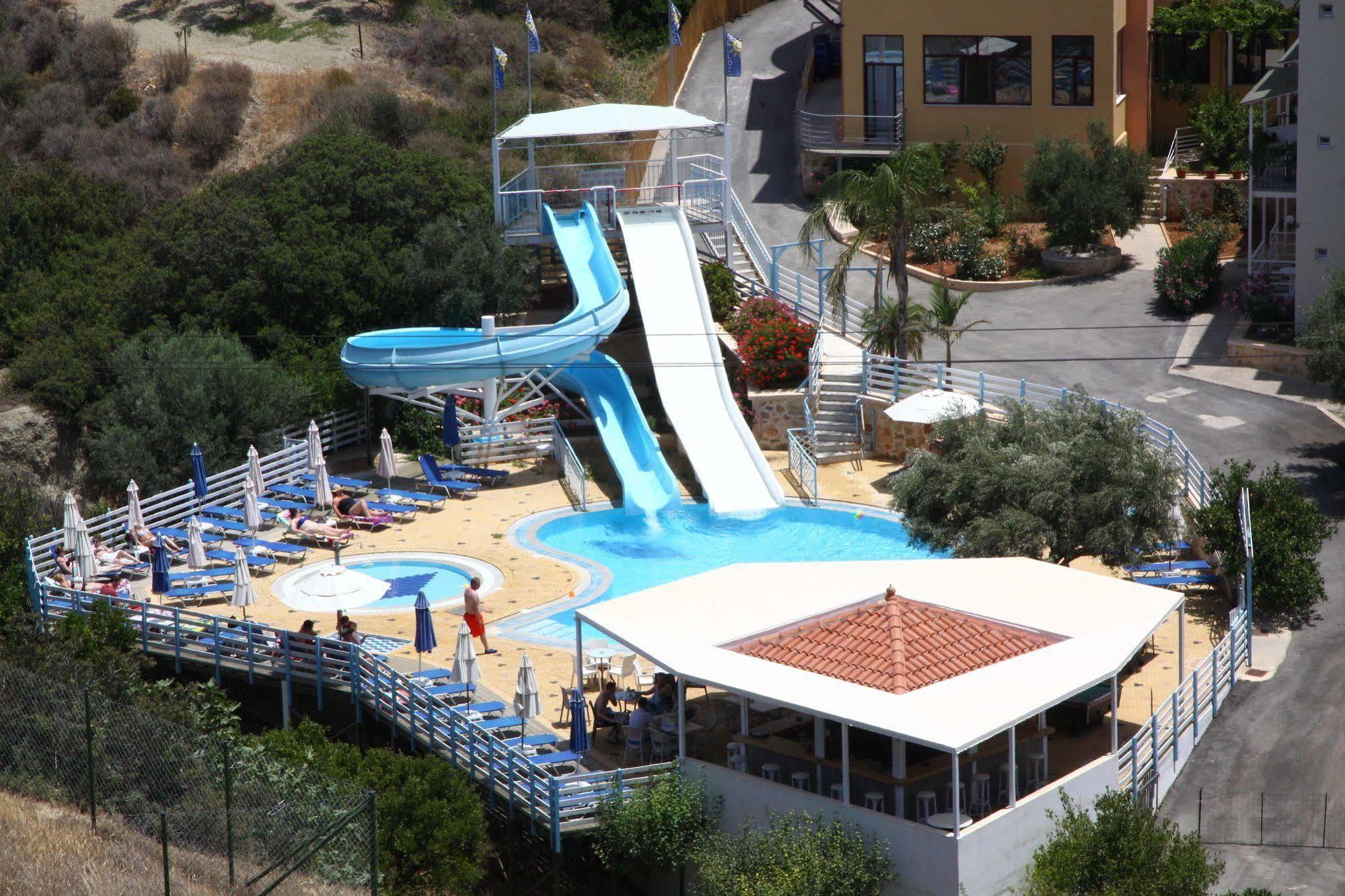 הרסוניסוס Bellos Hotel Apartments מראה חיצוני תמונה