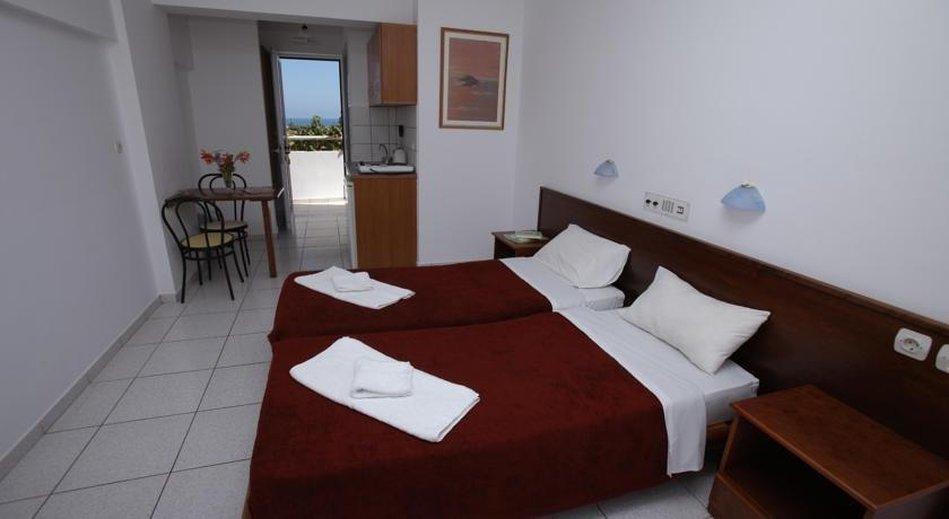 הרסוניסוס Bellos Hotel Apartments מראה חיצוני תמונה